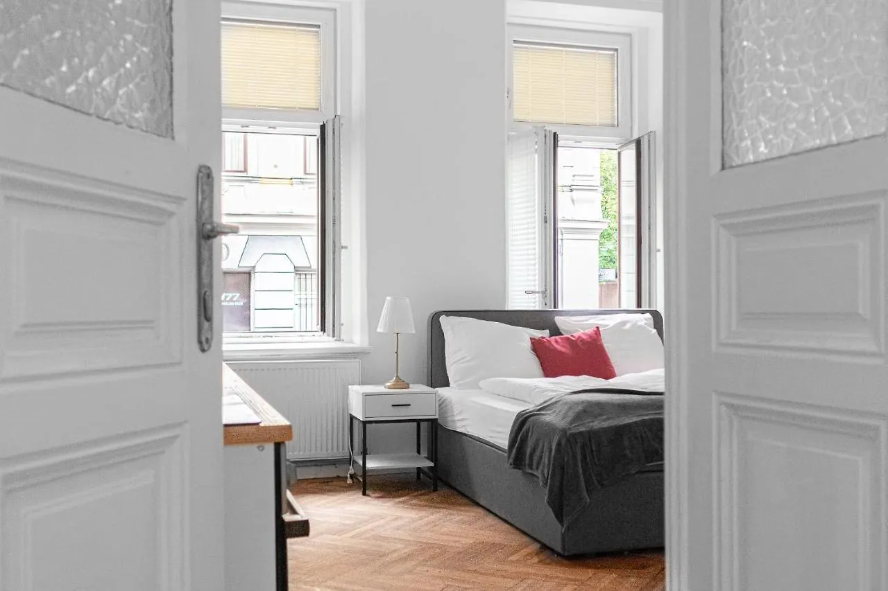 Classy 2Br Apt. W/ Exclusive Location Near Akh Vienna 0*,  Austria