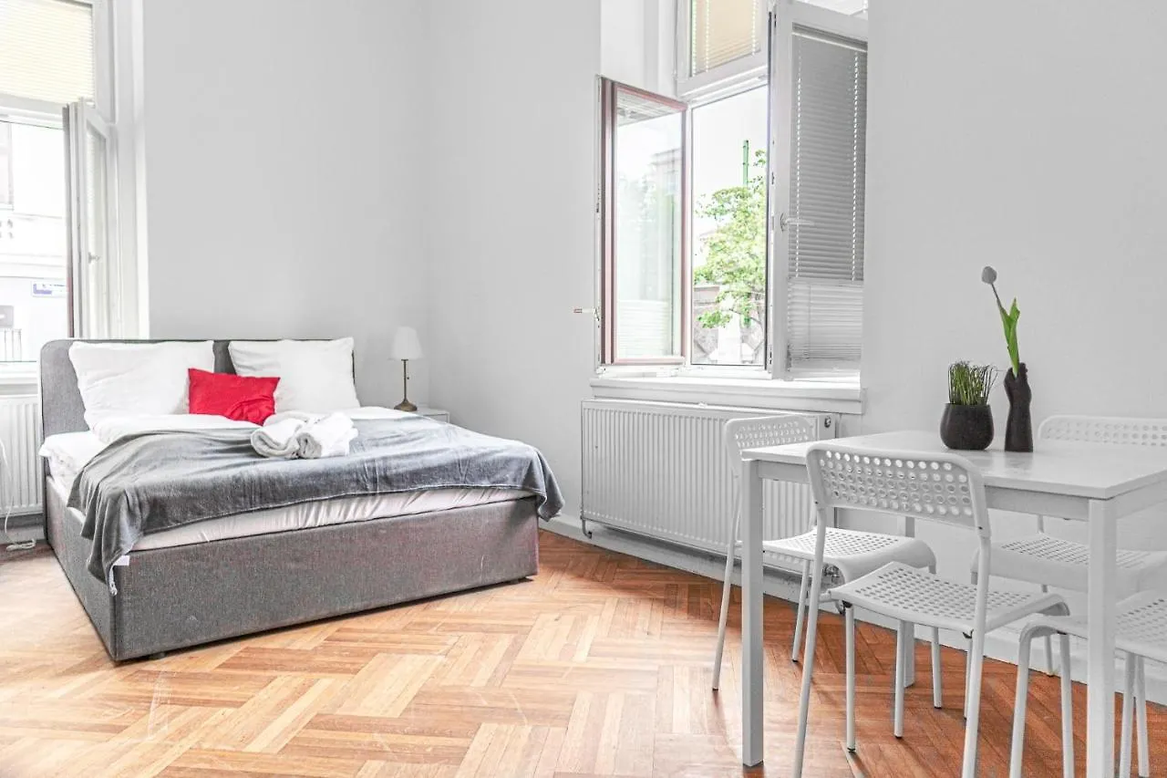 Classy 2Br Apt. W/ Exclusive Location Near Akh Vienna