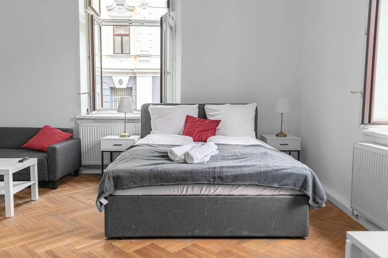 Classy 2Br Apt. W/ Exclusive Location Near Akh Vienna Austria
