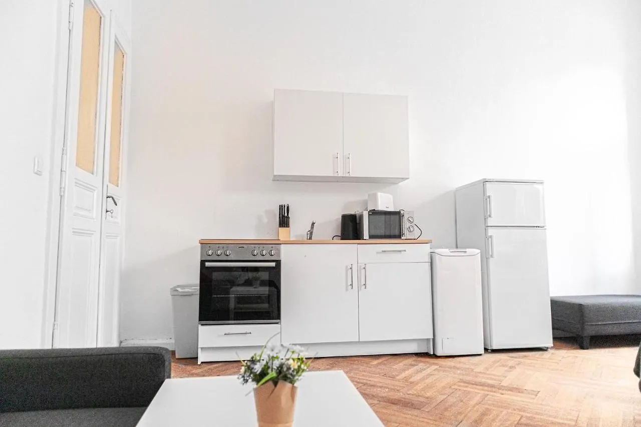 Classy 2Br Apt. W/ Exclusive Location Near Akh Vienna Austria