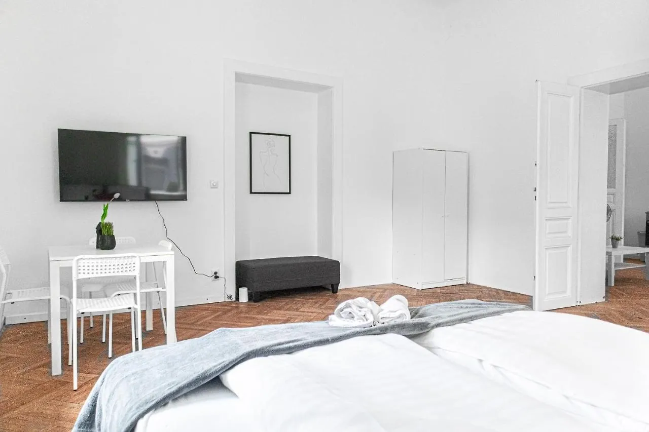 Apartment Classy 2Br Apt. W/ Exclusive Location Near Akh Vienna Austria